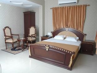Hotel Indralok Junagadh Buitenkant foto